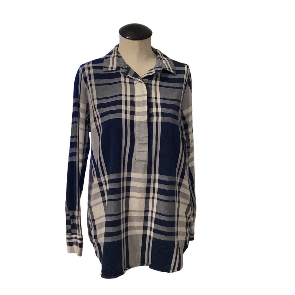 LIZ CLAIBORNE Blue & White Plaid Long sleeve Shirt - Size M